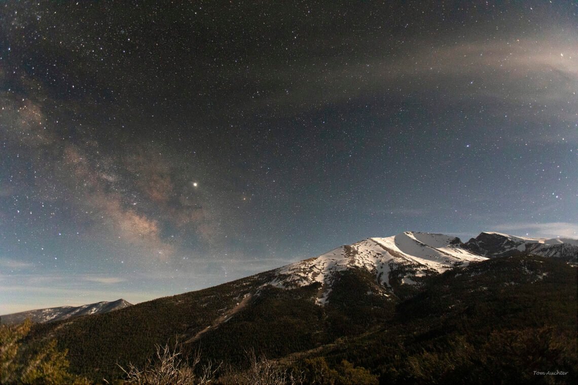Best 'Noctourism' spots in the US for stargazing 2026