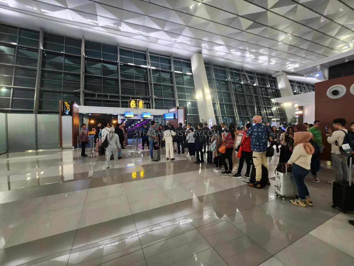 Why Boarding Time Is Earlier Than Departure