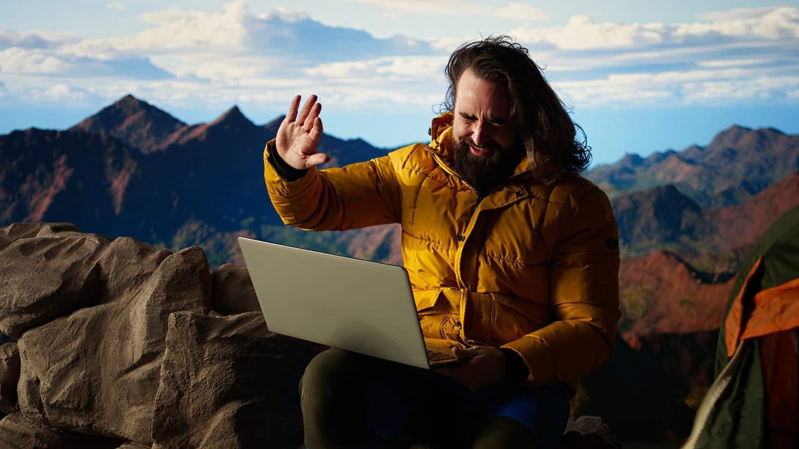 Starlink for Digital Nomads: Best 2026 Travel Kits