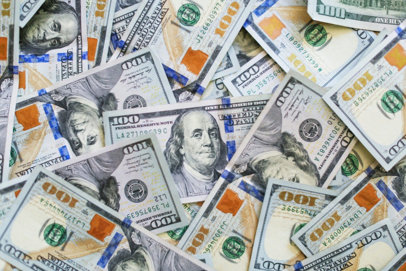 How Much Cash to Carry in the USA | Complete Guide for International Visitors 2026 | aTripInfo.com